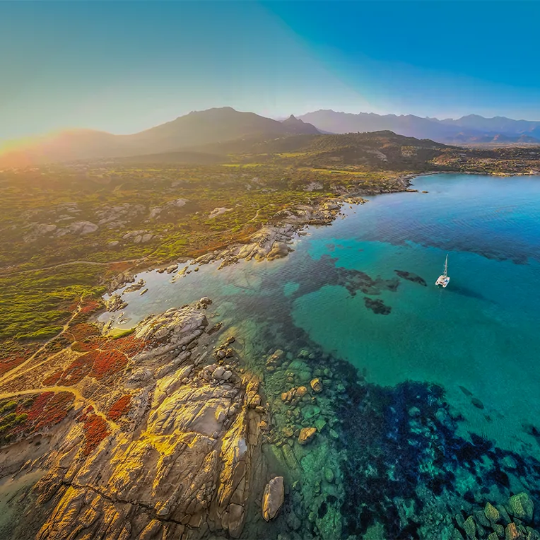 nur wenige Schritte von den korsischen Stränden von Calvi entfernt camping les castors