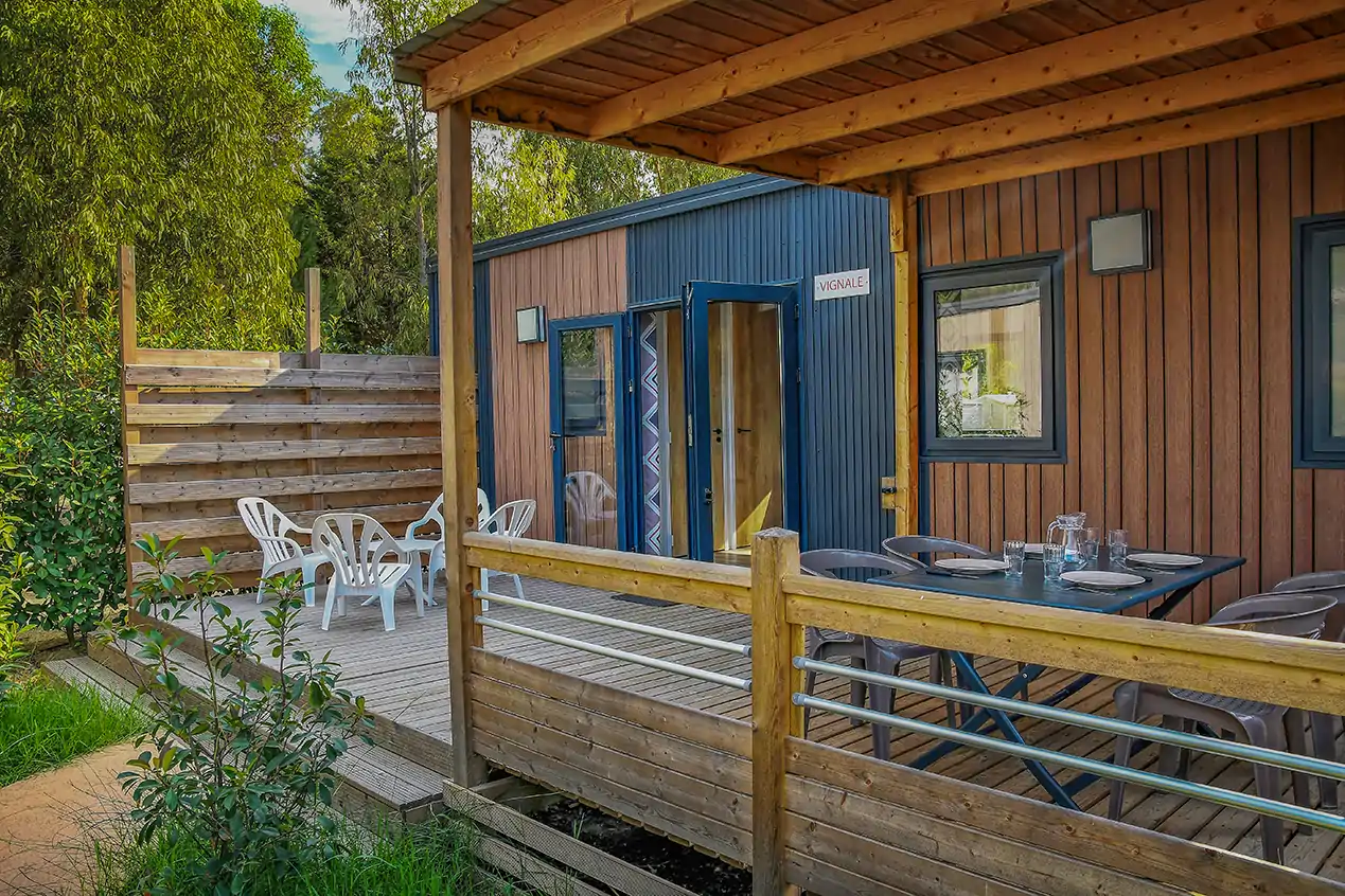 Mieten Sie ein Mobilheim auf dem Campingplatz Les Castors im Herzen von Calvi.
