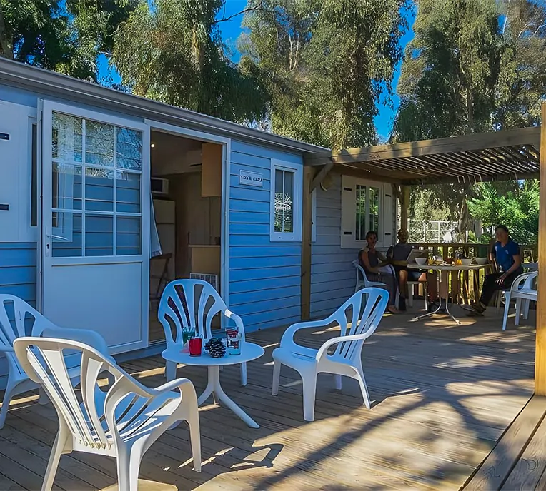 Mobilheim mit Terrasse auf dem Campingplatz l'international