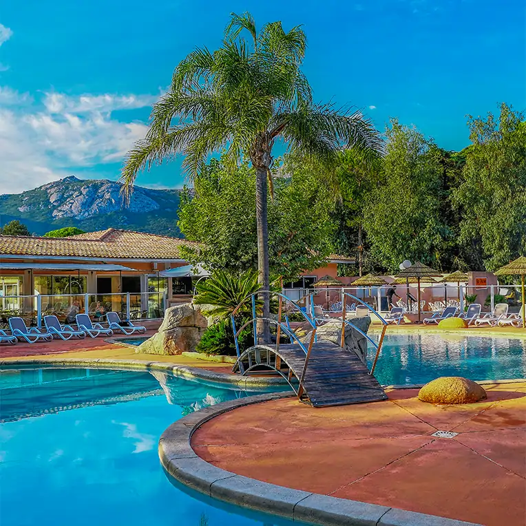 Erfrischungspause am Pool Camping les castors