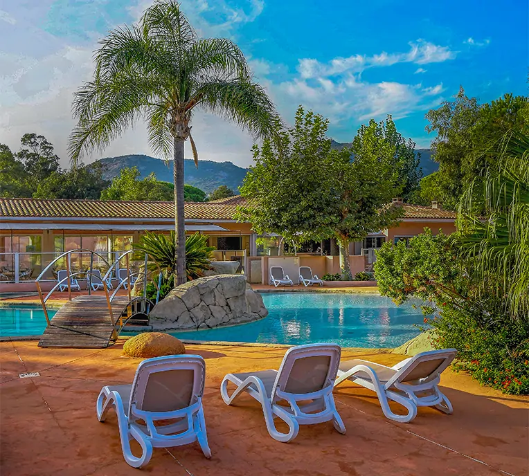 Liegestuhl, um einen Moment der Ruhe zu genießen Camping les castors